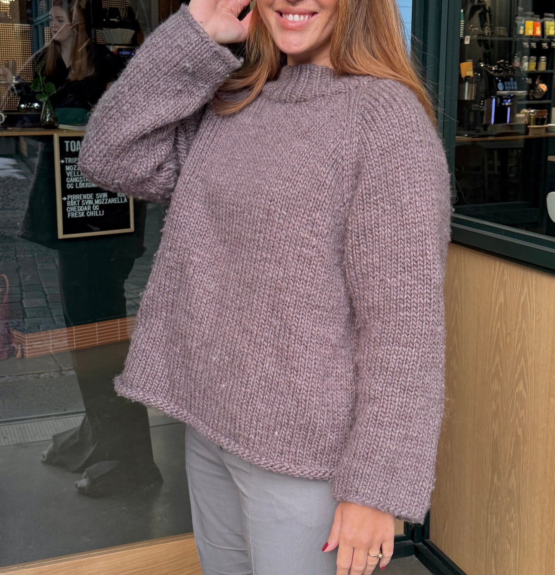 Chunky raglan sweater pattern from Dreamknit's design tool, knitted in Drops Snow