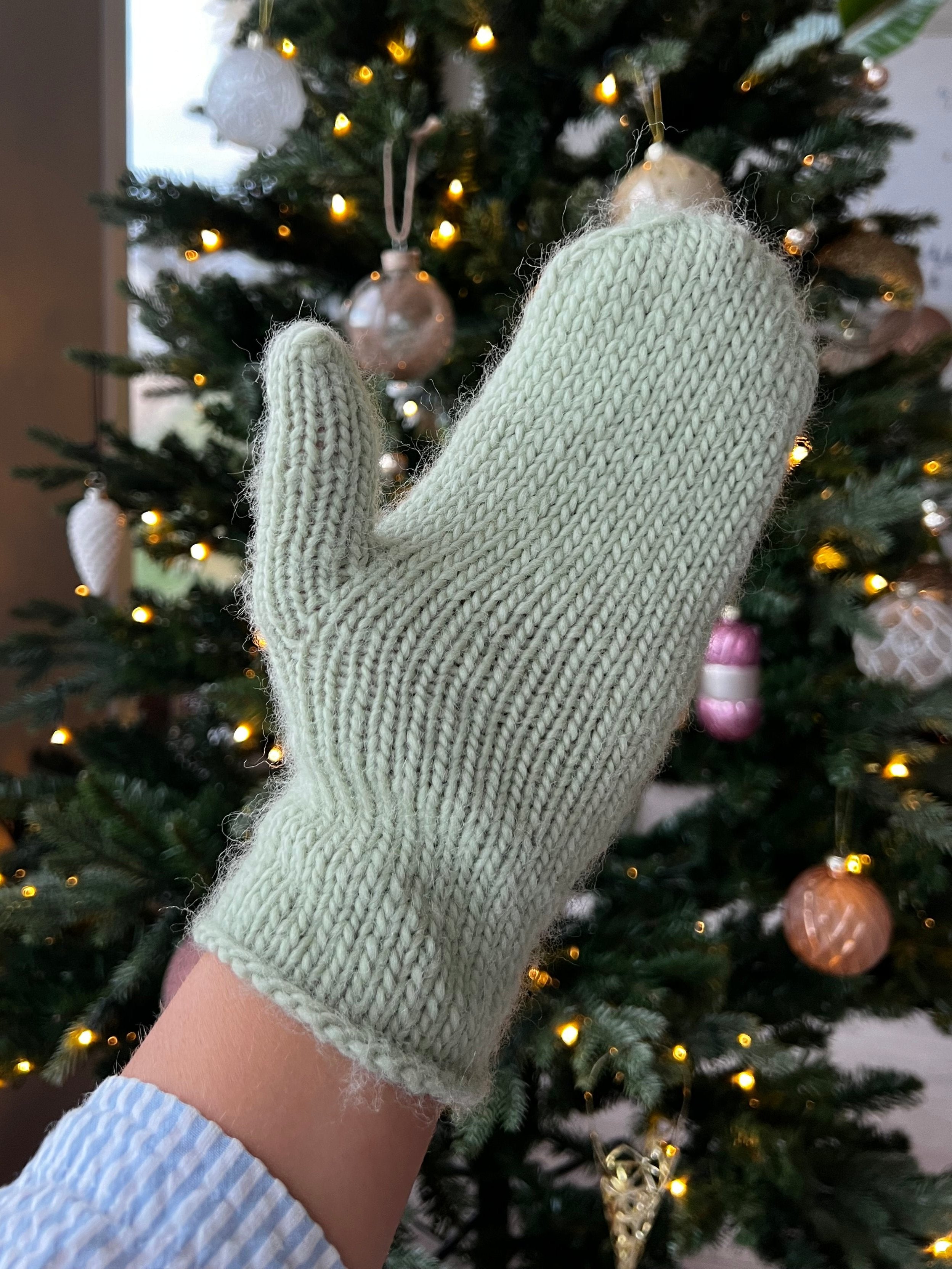 Mittens from Dreamknit's design tool, knitted in Hip Wool from HipKnitShop