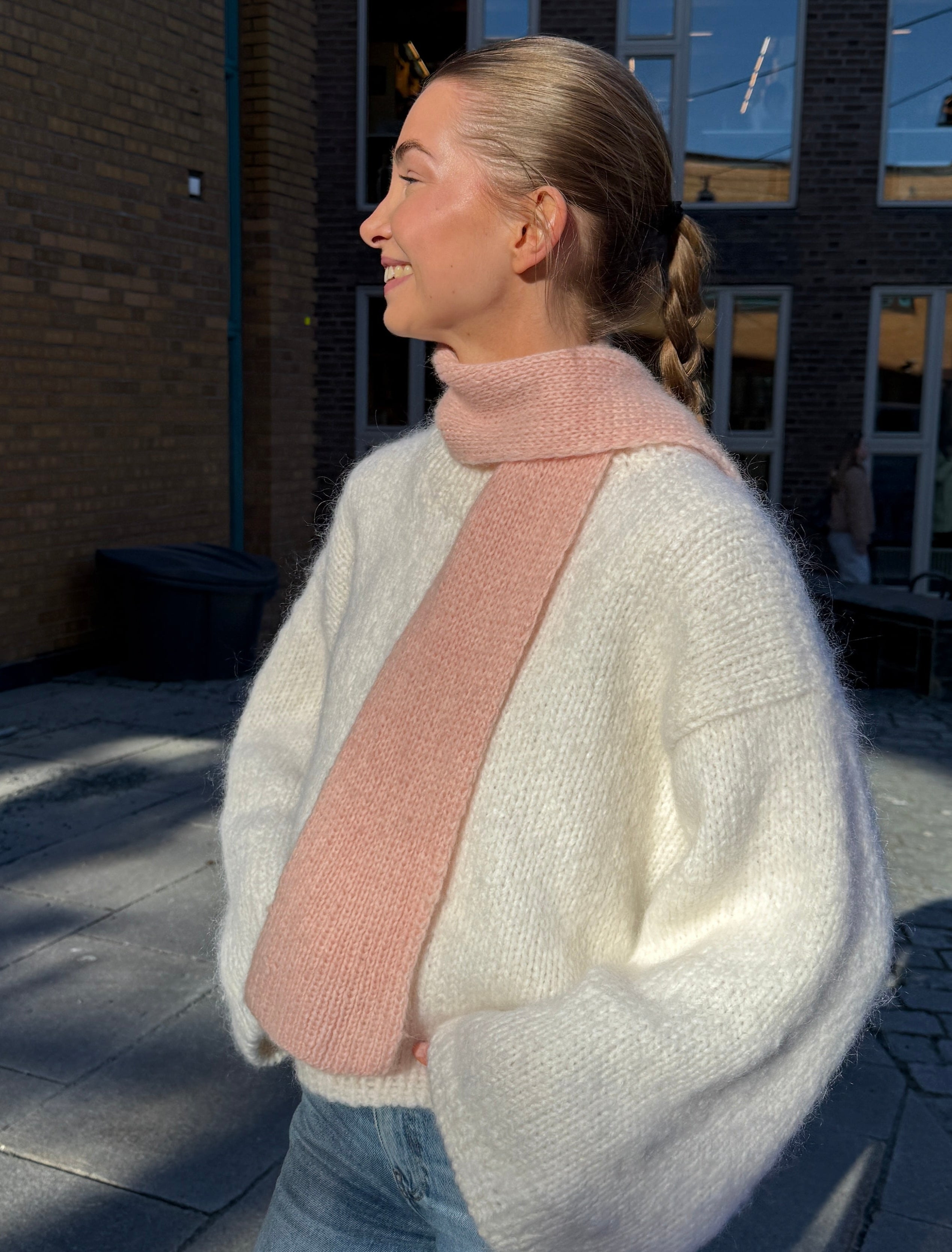 Pink scarf from Dreamknit's design tool