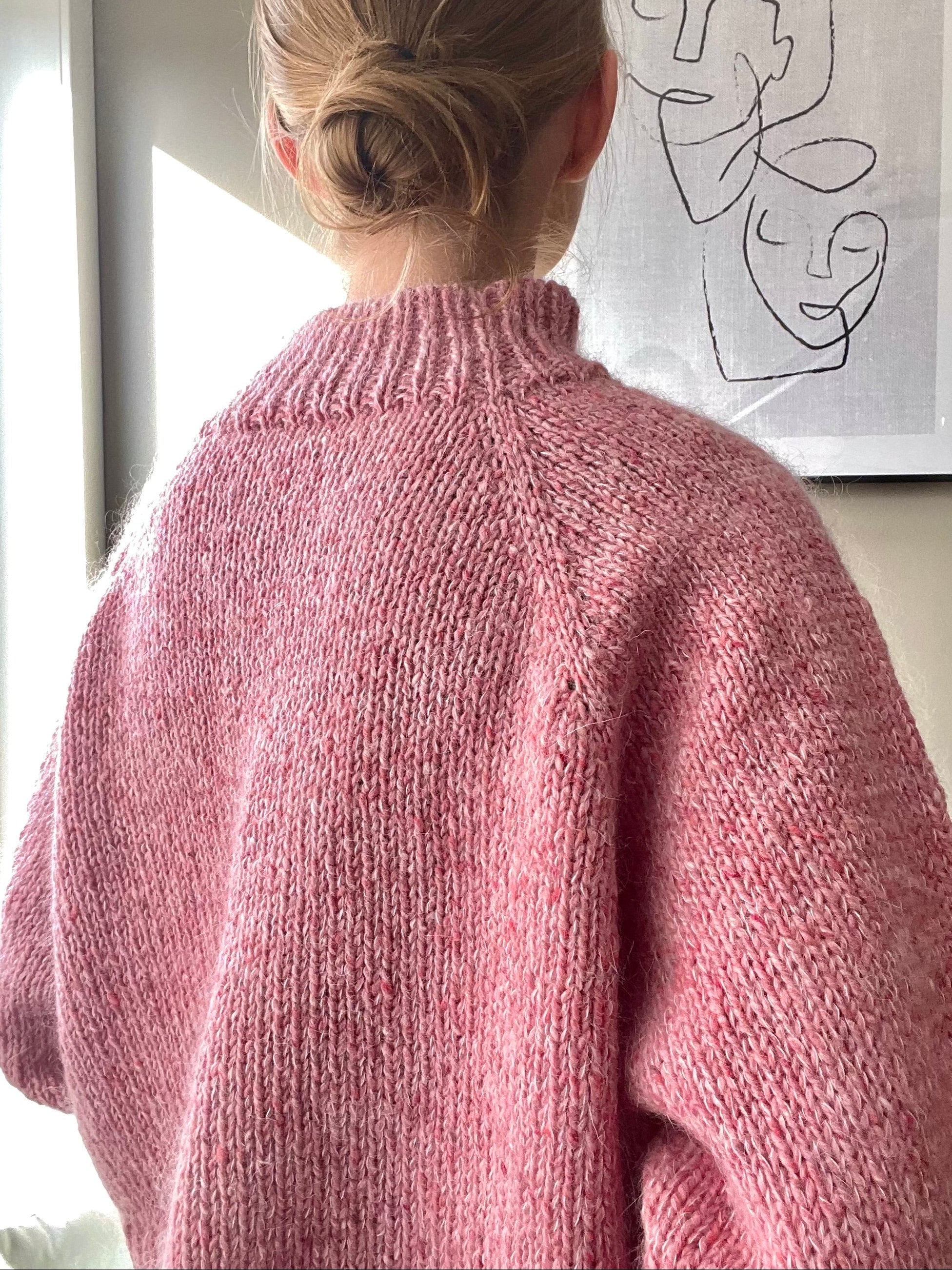 Pink design tool sweater knitted in Isager Tweed 