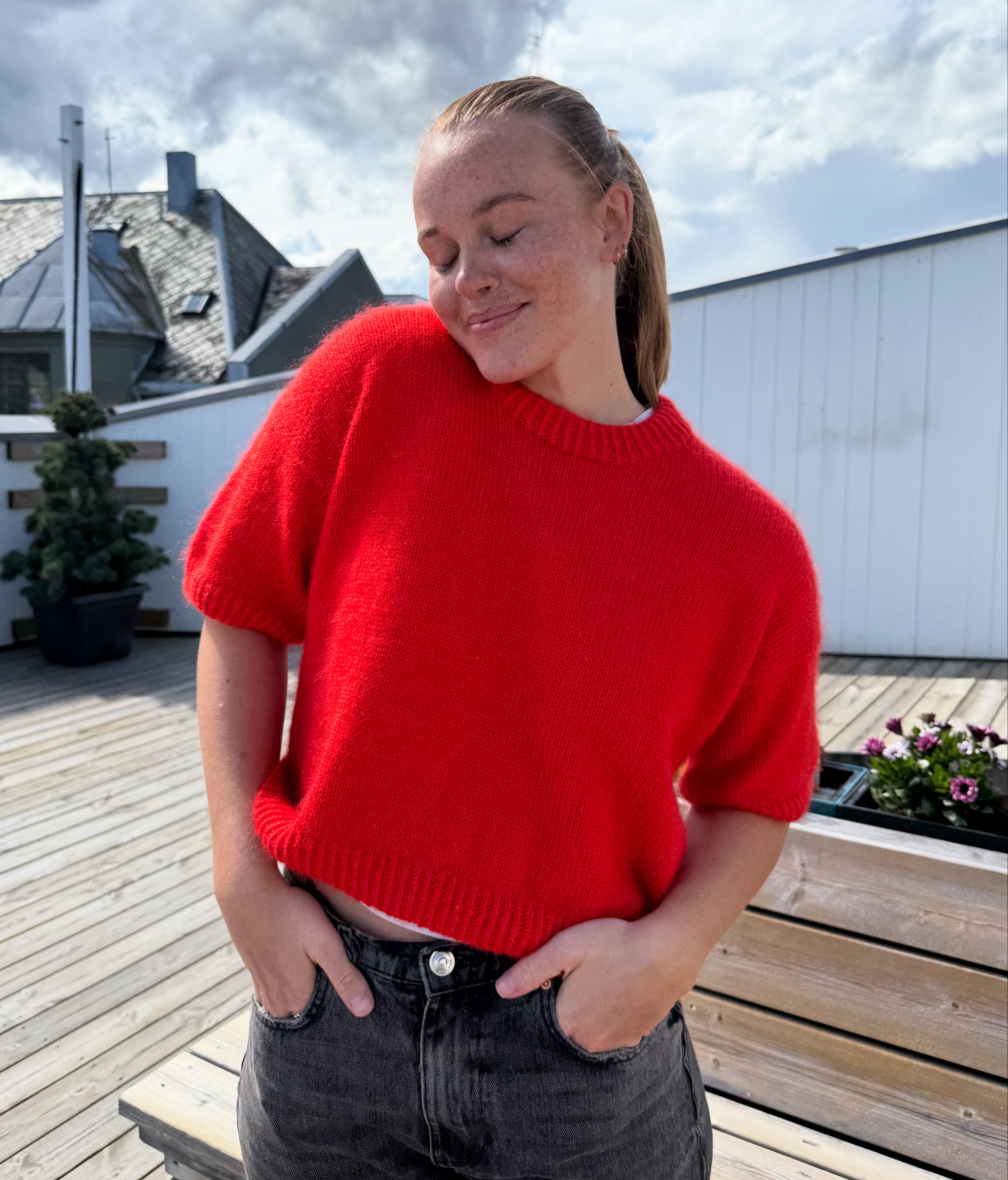 Raglan t-shirt pattern from Dreamknit's design tool, knitted in Majo Garn Fine Merino and Pearl Mohair in the color Poppy