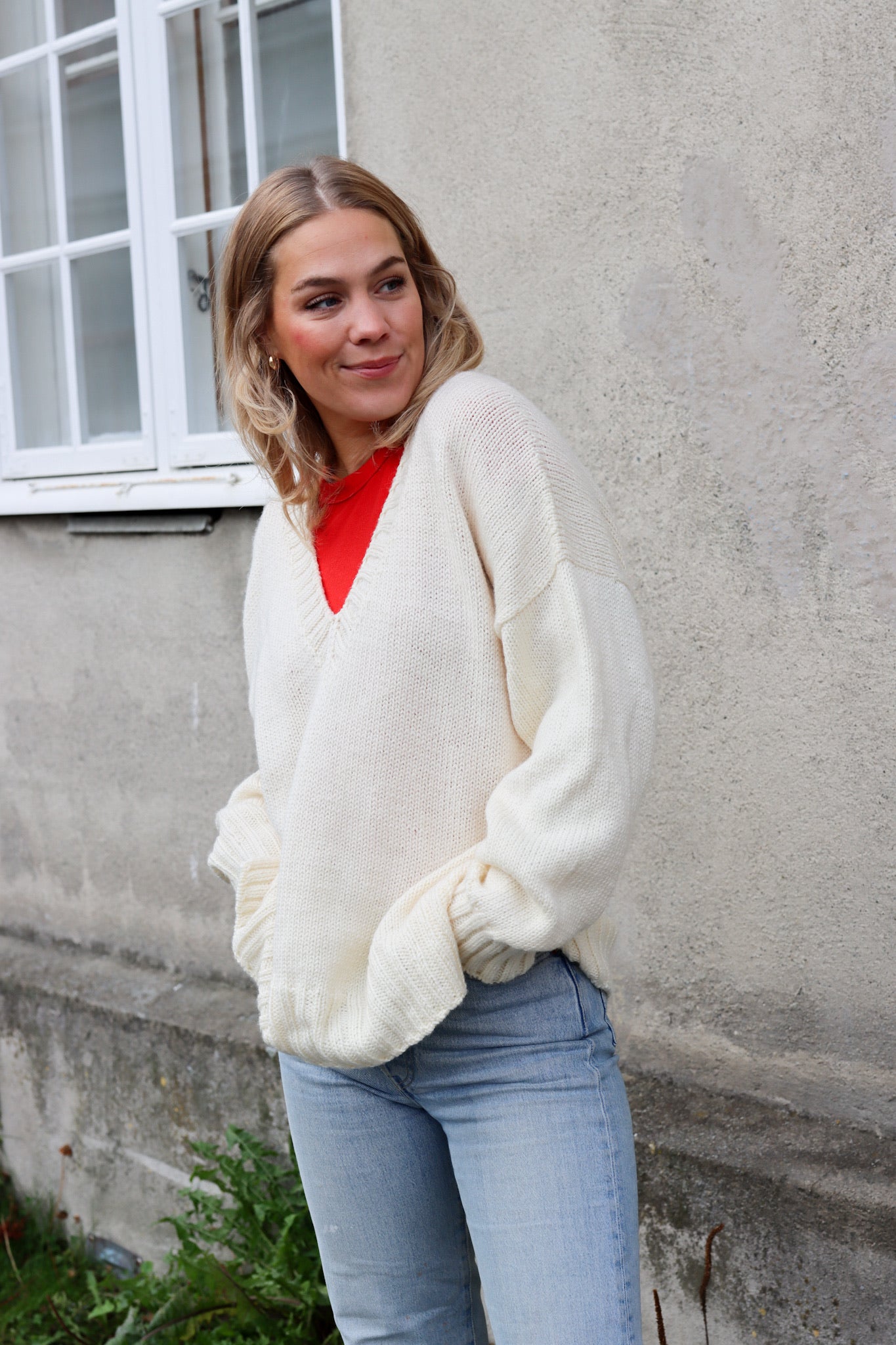 Sweater pattern from Dreamknit's design tool, knitted in Supreme Wool from Un-told in the color Ivory