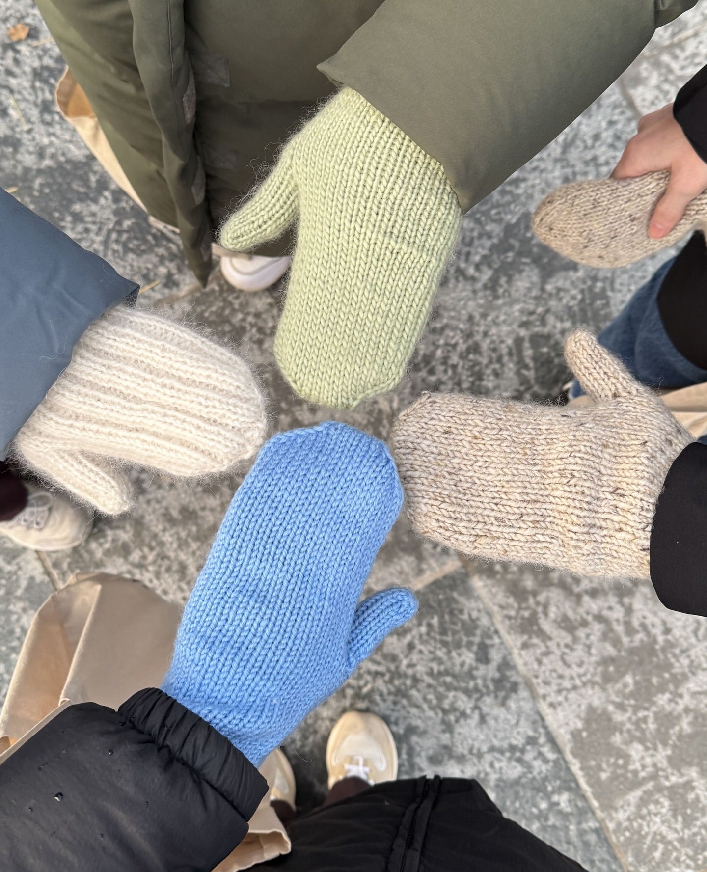 Tilpassbare strikkede votter designet i Dreamknits designverktøy